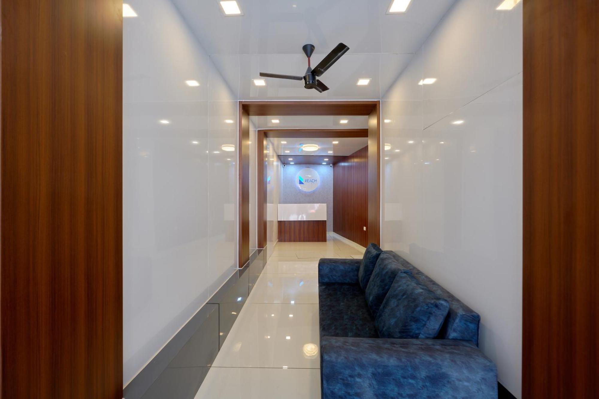 Reach Inn Kochi Exterior photo