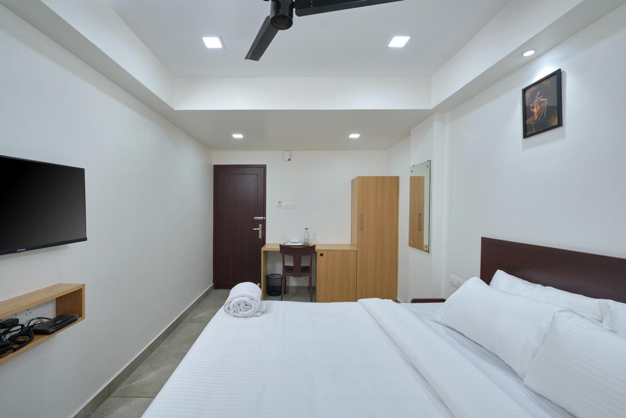 Reach Inn Kochi Exterior photo