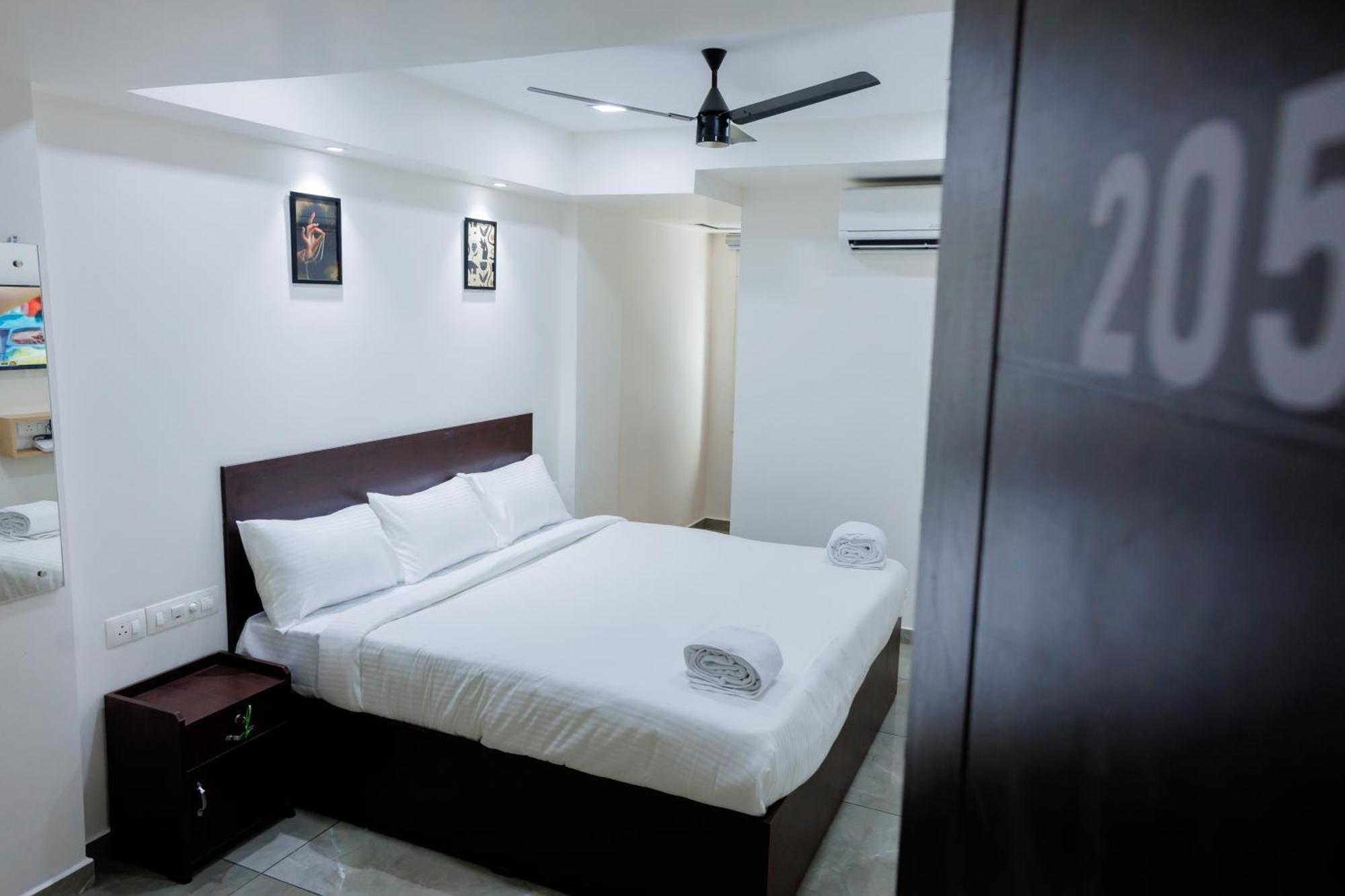 Reach Inn Kochi Exterior photo