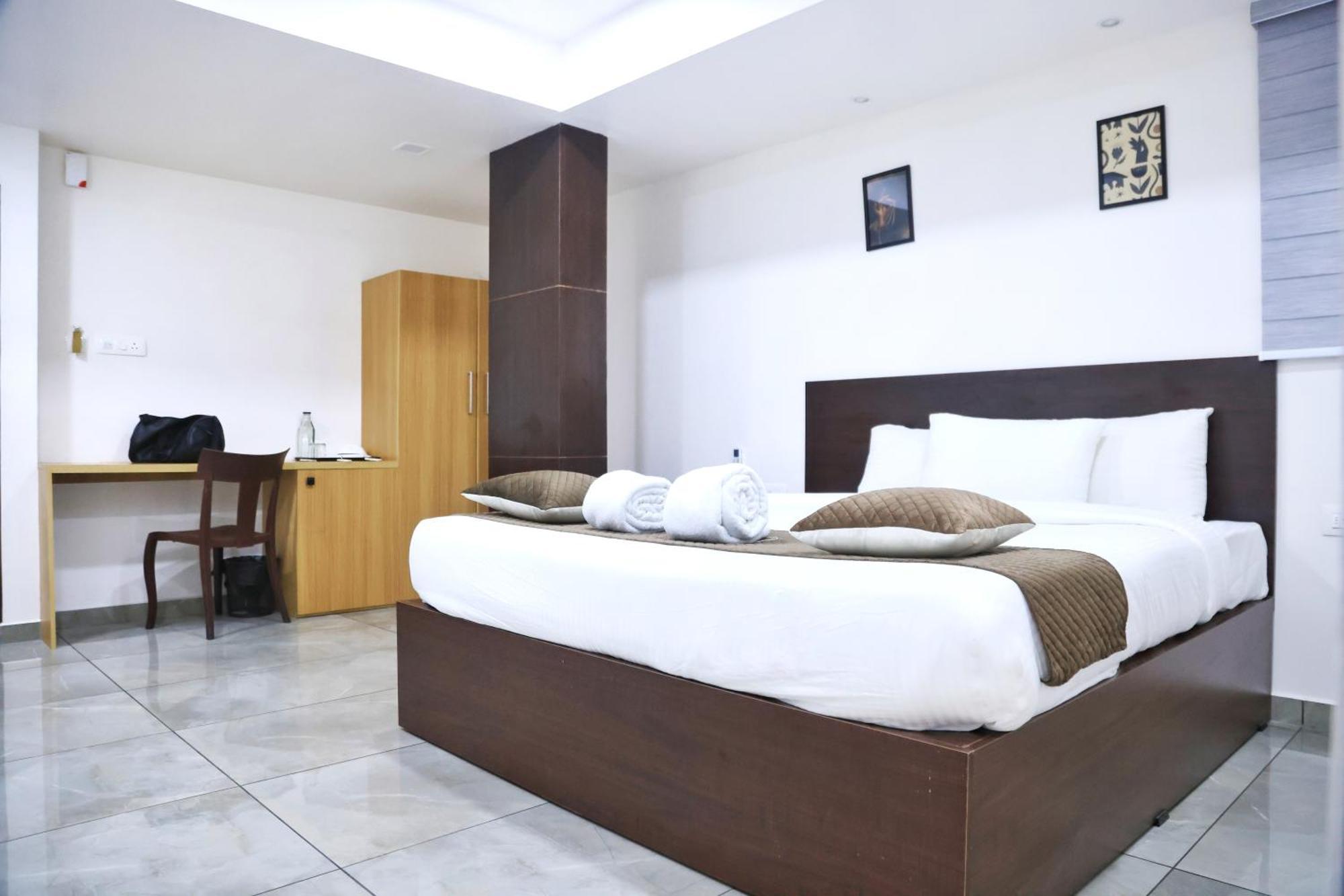 Reach Inn Kochi Exterior photo